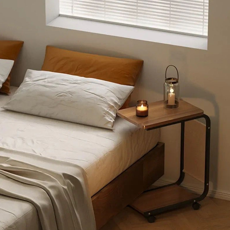 Table d'appoint en forme de C