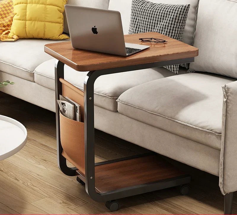 Table d'appoint en forme de C