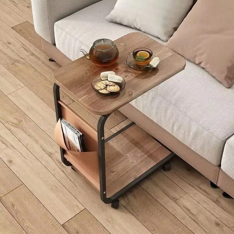 Table d'appoint en forme de C